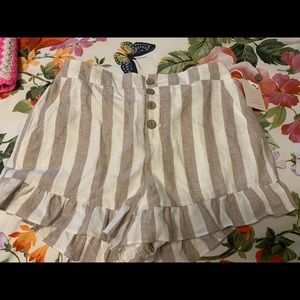 Lauren Conrad nwt ruffle hem shorts size large